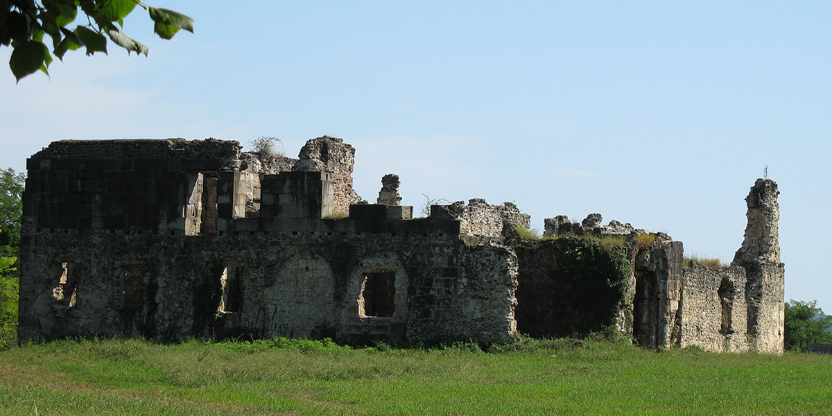 Развалины резиденции Абхазских царей